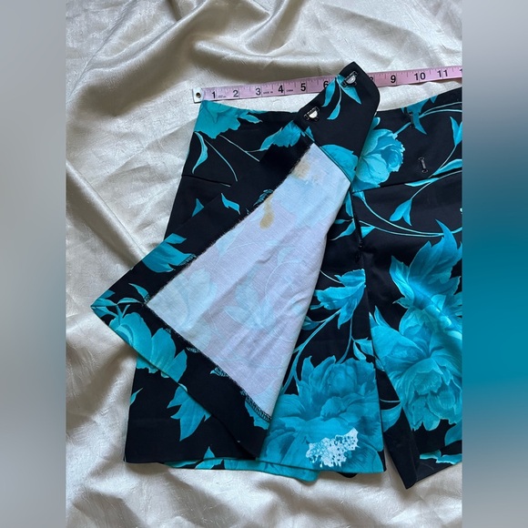 Cache Black and Teal Floral Skort - Picture 4 of 7